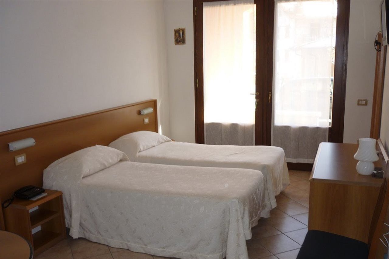 Hotel Breglia Lake Como Экстерьер фото